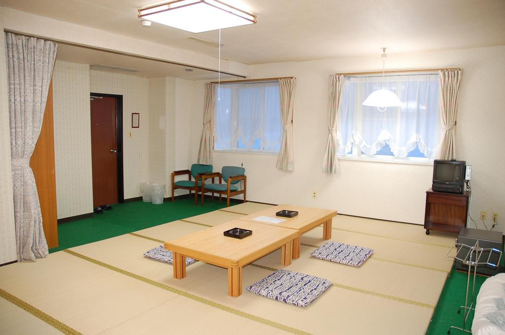 新伯尔尼纳酒店 长野 客房 照片